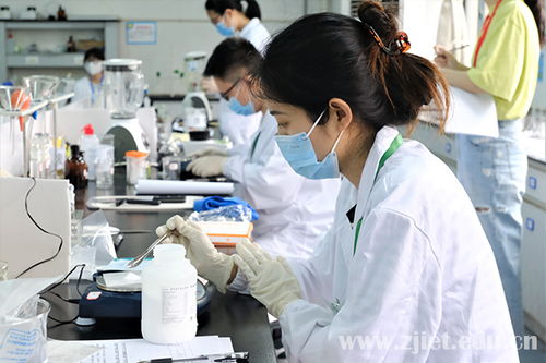 省职业院校技能大赛高职组农产品质量安全检测赛项在我校成功举办，技术服务彰显专业实力